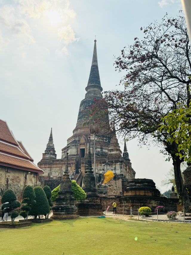 วัดใหญ่ชัยมงคล สถานที่ศักดิ์สิทธิ์ที่ต้องมา