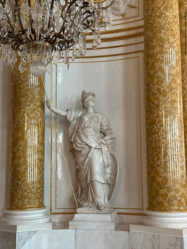 Free magnificent royal castle on Wednesday! Only in Warsaw