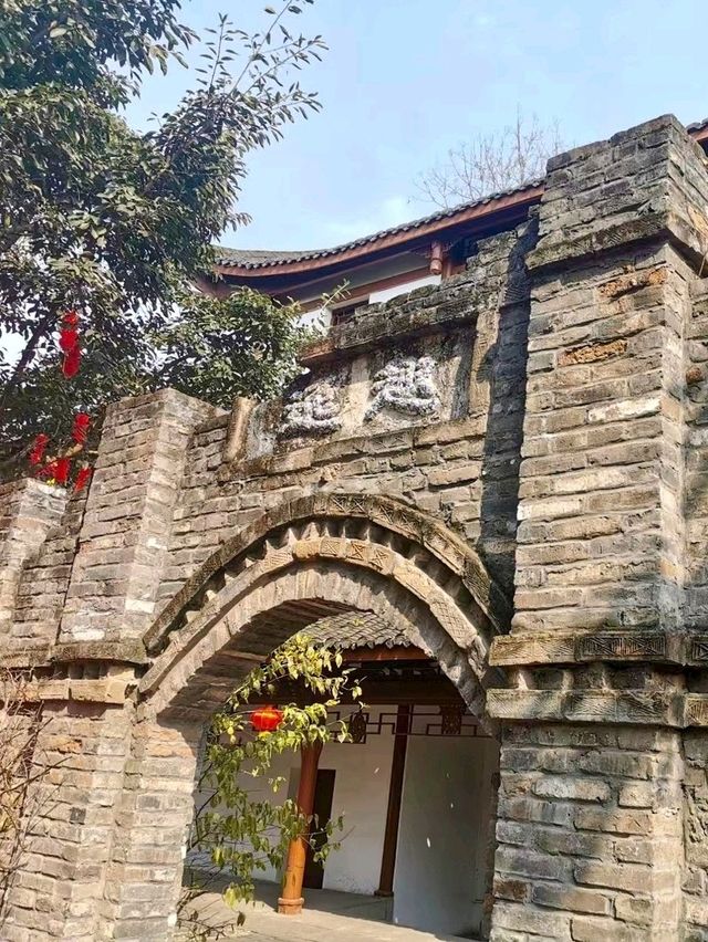 Gulong Temple: The Oldest Temple in Huanglongxi Ancient Town
