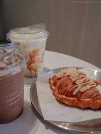 LAYER.  : คาเฟ่ลพบุรี ที่สุดแสนมินิมอล 🥐