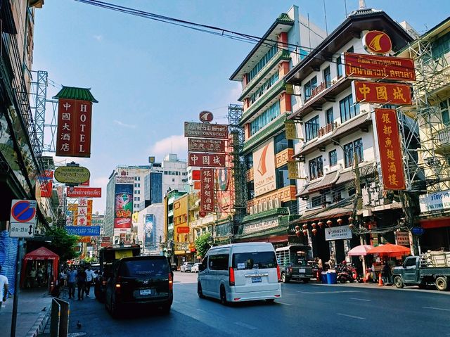 泰國曼谷古跡皇家寺廟華人文化古廟金佛寺唐人街一日遊行程，高大雄偉金塔，適合拍照📸打卡祈福