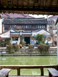 Yujibridge: A Panoramic Viewpoint of Old Street