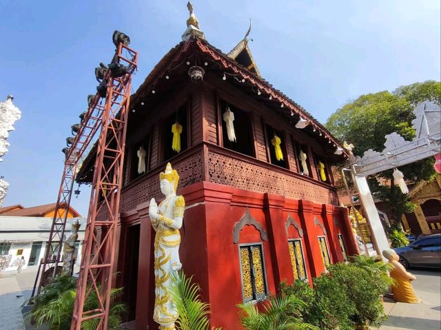 สุดตระการตา อุโบสถเงิน หลังแรกของโลก