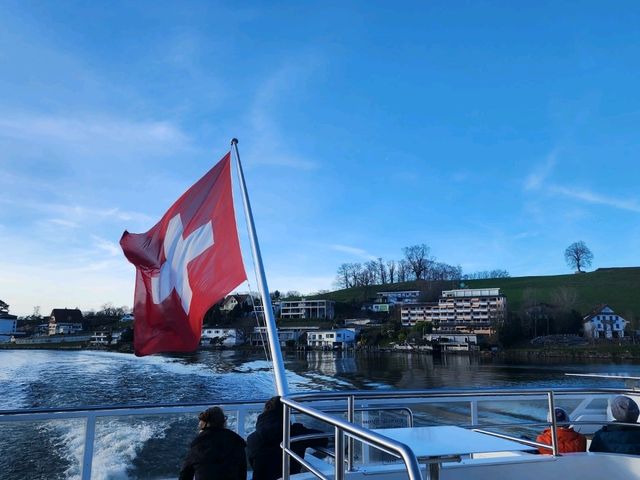 スイスのヴェギッスから楽しむ絶景のケーブルカーとルツェルン湖クルーズ