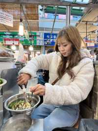 A Foodie’s Adventure at Gwangjang Market! 