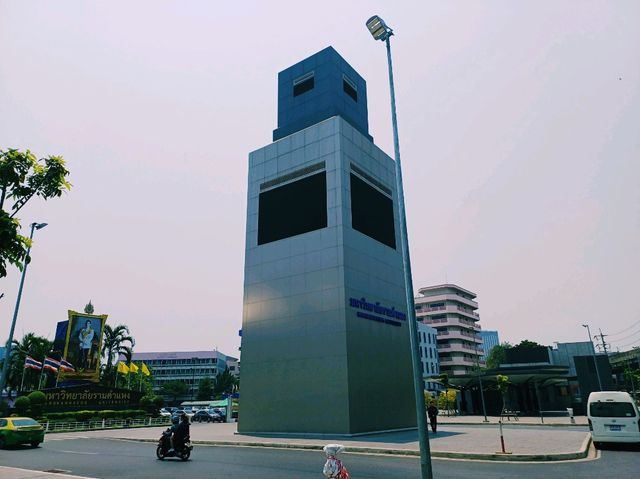 泰國曼谷湄南河畔大學校園百年歷史體育場一日遊行程，適合親子遊，適合打卡拍照📸