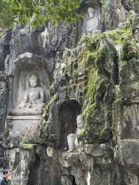 A Stroll Through Time: Feilai Feng’s Enchanting Rock Carvings