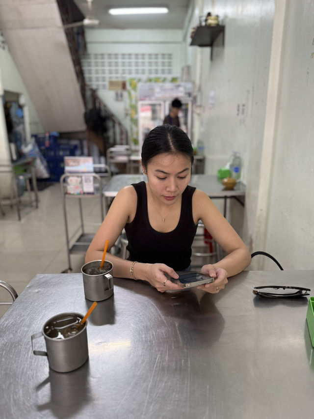 ร้านตามสั่งอร่อยโคราช  “ซ้อเรือง” มีดีที่หมูกรอบ🐷