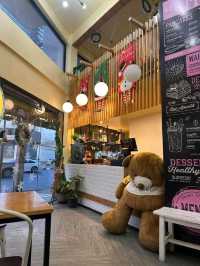 คาเฟ่ของหวาน จัดเต็มที่เมืองอ่างทอง 