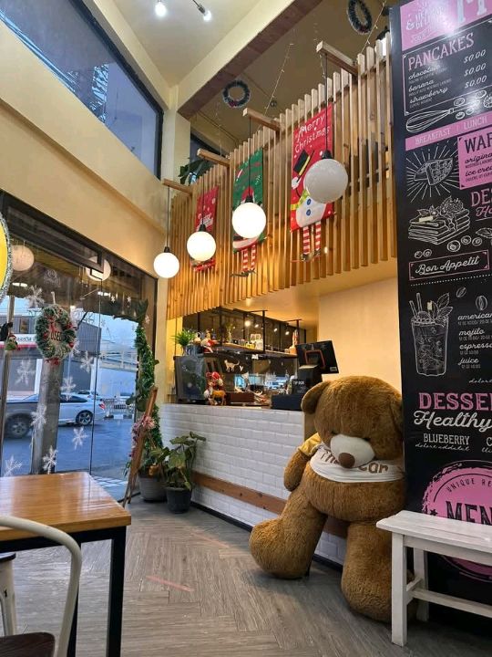 คาเฟ่ของหวาน จัดเต็มที่เมืองอ่างทอง 