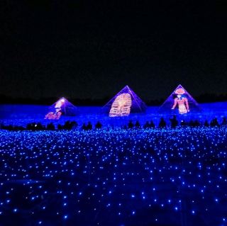 Nagoya and Mie Prefecture's Lantern Festival at Nabana no Sato Dazzles the Night Sky