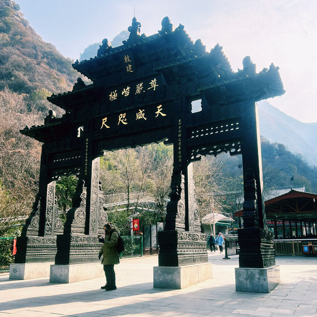 🏔️ Conquering Mount Huashan: A Day of Thrills, Chills & Unforgettable Views! 😱🚡