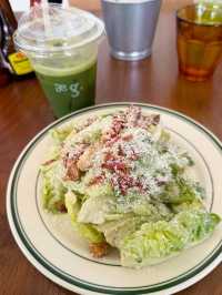 ร้านอาหารเช้าและคาเฟ่ใจกลางเมืองสุพรรณบุรี
