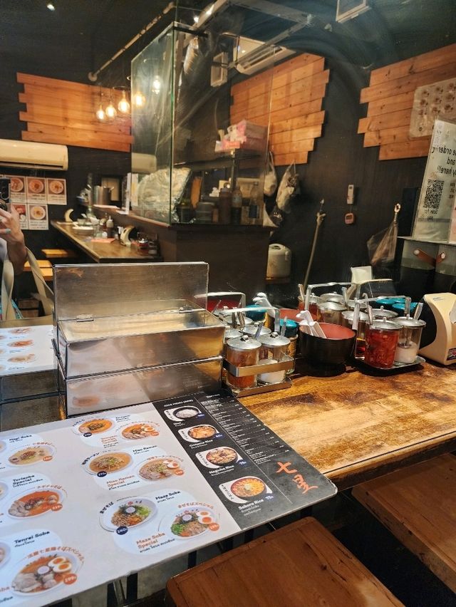 【バンコク】日本みたいな駅近ラーメン🍜