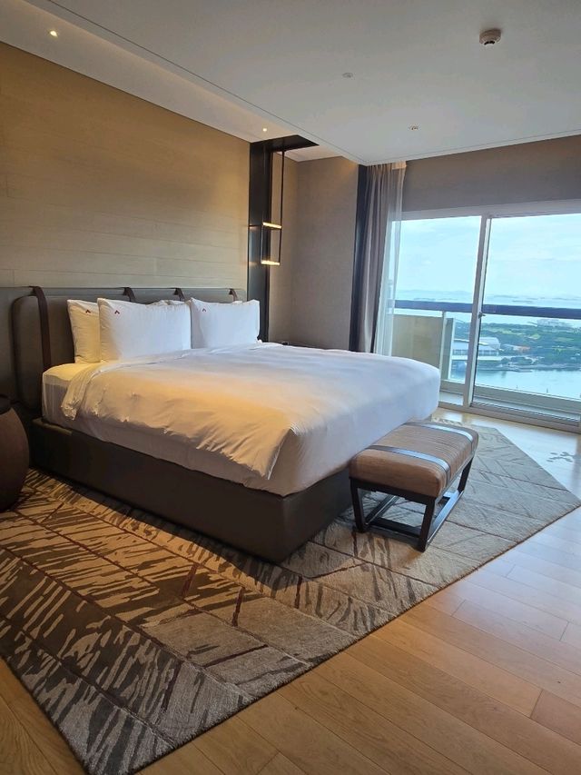 Swissotel room