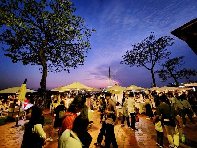 🎭【文青聖地】駁二園區：創意與味蕾的雙重冒險