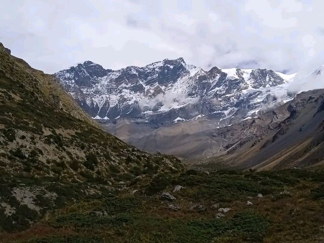 Into the Heart of the Himalayas: My Soul-Stirring Journey to Annapurna