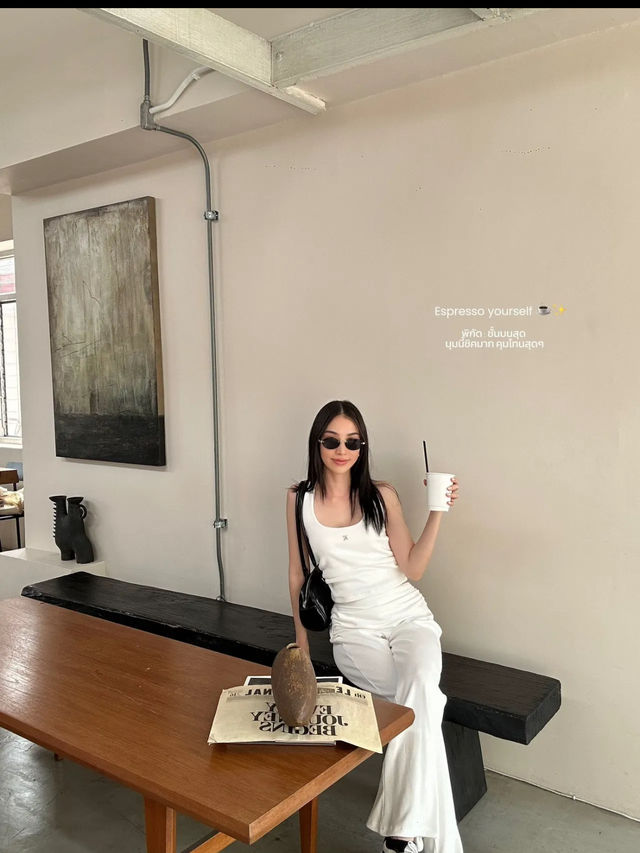 พิกัดคาเฟ่สไตล์มินิมอลย่านอารีย์ ถ่ายมุมไหนก็สวย📸