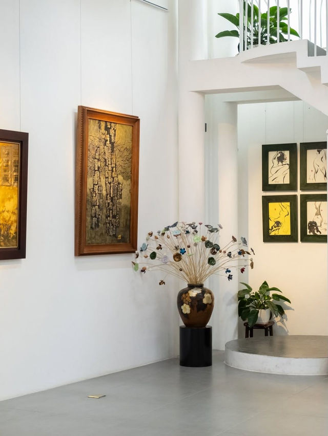 J’ADORE Cafe & Art Exhibition