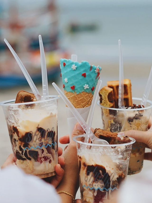 ไอศครีมเย็นๆชื่นใจ กับวิวทะเลหัวหิน