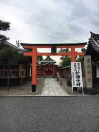 ⛩️ 伏見稻荷大社｜穿越千本鳥居的神秘與靈氣