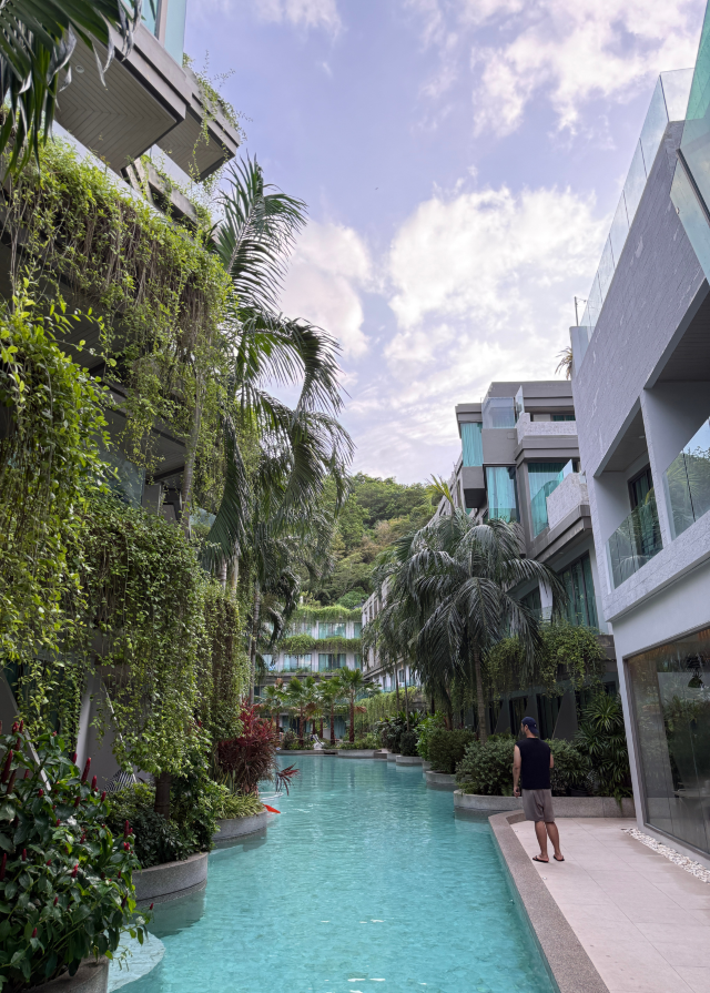 ที่พักภูเก็ต พันวาบุรี บีชฟรอนท์ รีสอร์ท