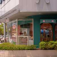 คาเฟ่ไอศกรีมโฮมเมดหลากรสชาติ ย่านพระโขนง