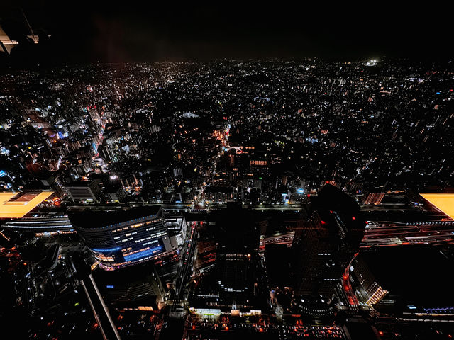 🌃✨ 橫濱夜空之約：地標塔 69 樓天空塔觀景台，360 度醉人景致！🌆💫