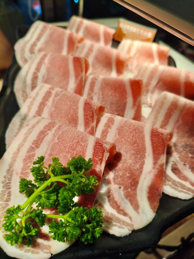  台北｜西門町420元火鍋套餐吃到爽 蔬菜自助滷肉飯雞蛋無限供應連假人潮也要排爆