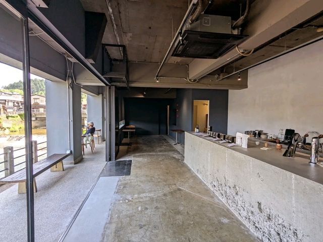 高山 | haiz coffee 宮川朝市對面的文青工業風河景咖啡