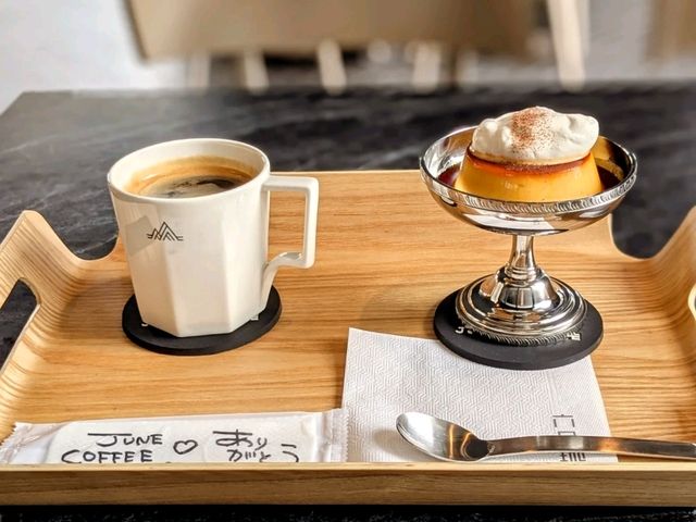 高山 | JUNE COFFEE 六月咖啡，FAV LUX 的現代時尚咖啡