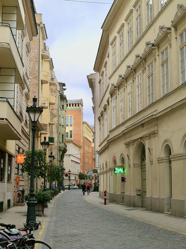 Strolling Into Sophistication: Ernst Gallery & Budapest’s Hidden Elegance