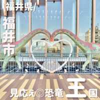 見応え抜群◎恐竜王国の駅がヤバい
