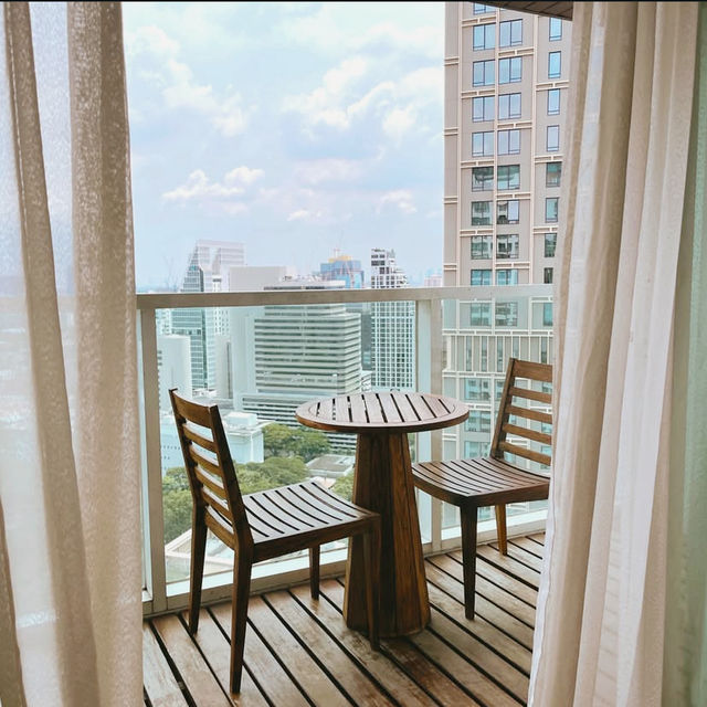 Urban Sophistication Meets Tranquil Comfort