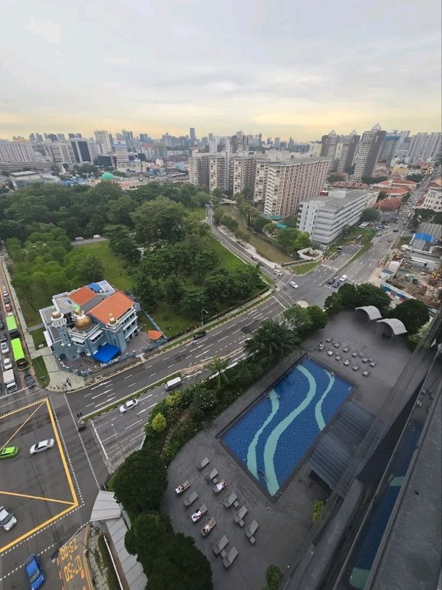 “Compact Convenience: A Budget-Friendly Stay with Modern Perks”