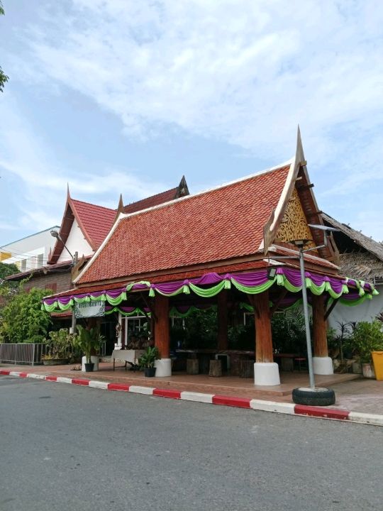ชมความงามของพระนอนองค์ใหญ่ วัดหาดใหญ่ใน