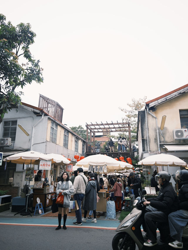 穿梭時光的藝術聚落——台中審計新村與彩虹眷村文創之旅