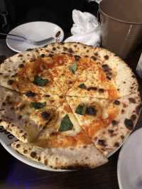Lad’s Dining 新宿店, All-You-Can-Eat Pizza with a Side of Lively Vibes
