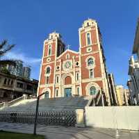 Divine & Delicious: A Solo Trip to Xiamen’s Catholic Church & Eighth Market
