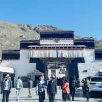 🌄 「扎什倫布寺短評：後藏聖地的信仰與藝術瑰寶」