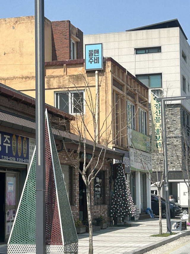 🏰 유럽 감성 가득, 아기자기한 청주 카페 폴앤주비 (Paul & Juvi)