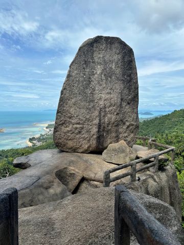 The Overlap Stone with Overlap SCENERY | Trip.com Koh Samui