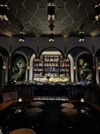 Four seasons Hotel Bangkok at Chao Phraya River