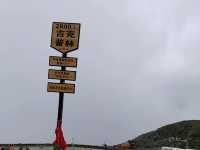 Above the Clouds: Breathing the Summit of Yunxiao Peak