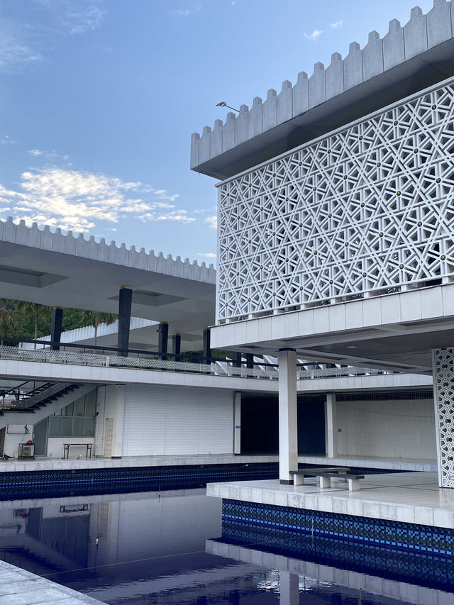 A Peaceful Afternoon at the National Mosque Kuala Lumpur: What to Know Before You Go
