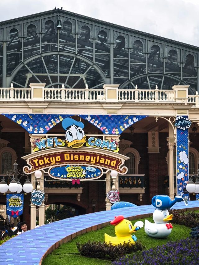 Dreams in Japanese: Discovering Tokyo Disneyland