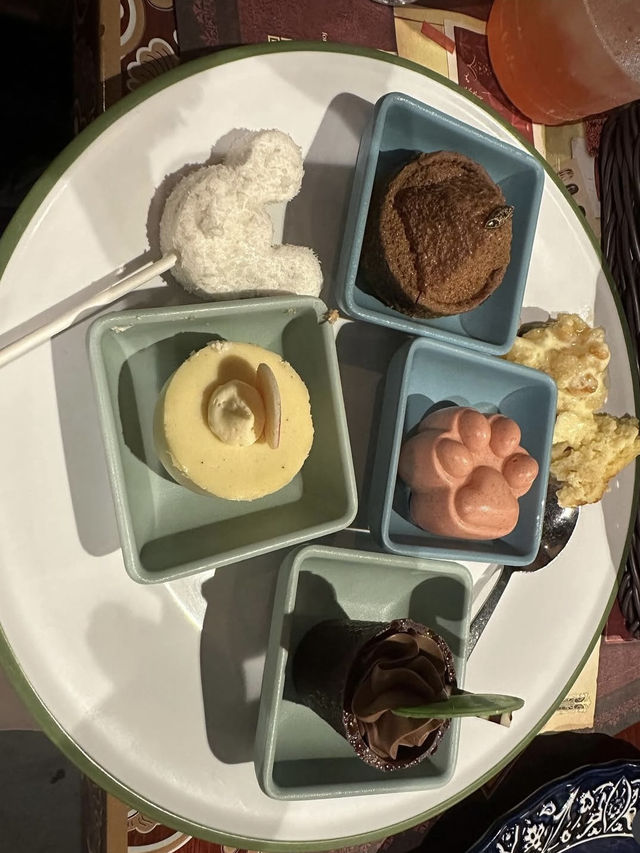 พักอิ่มที่ Explorers Club 🍛 ในฮ่องกงดิสนีย์แลนด์
