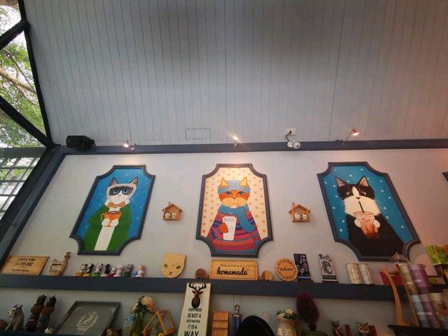 See Calm Cafe Phuketแวะมานั่งใจเย็นก่อนขึ้นเครื่อง