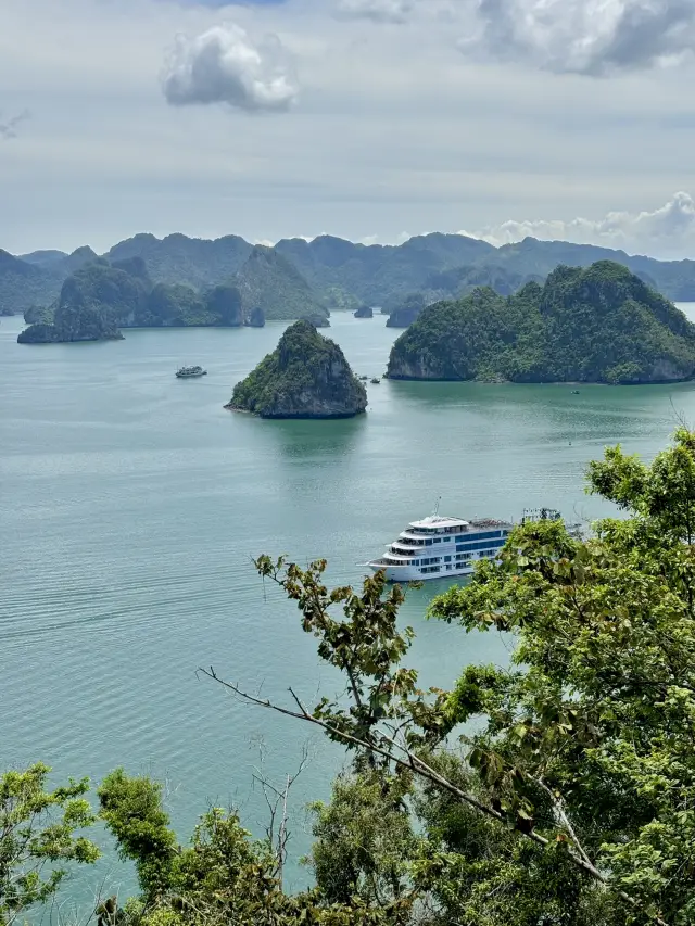 Ha Long city and Ha Long Bay visit 