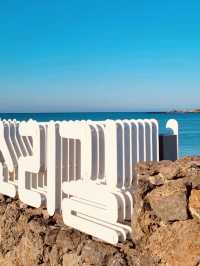 Picturesque Views with Distinctive Coastal Features